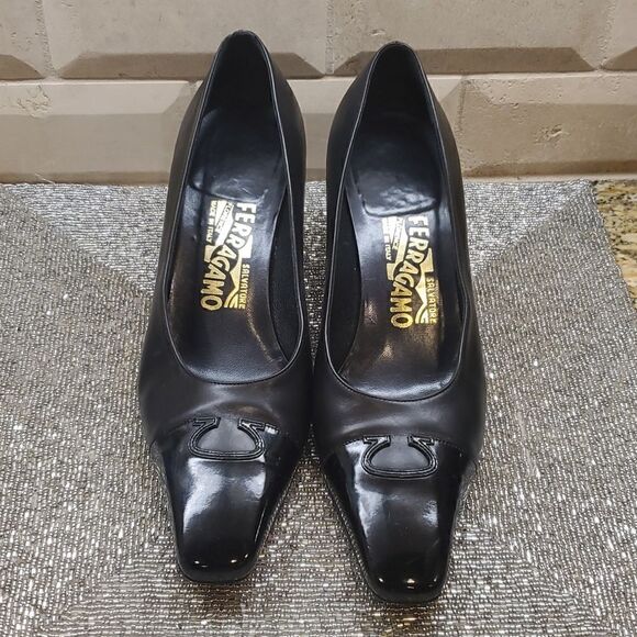 FERRAGAMO Black Leather Heels - Size 8C - Picture 2 of 10